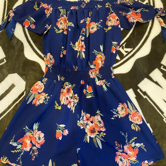 Rue21 Pants - Blue floral romper